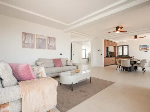 Prodaja, kuća, 318m², Reževići, Budva - image 10