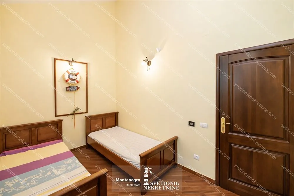 Prodaja, trosoban stan, 106m², Centar, Herceg Novi