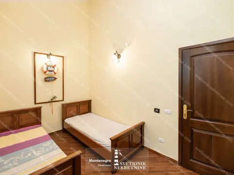 Prodaja, trosoban stan, 106m², Centar, Herceg Novi - image 8