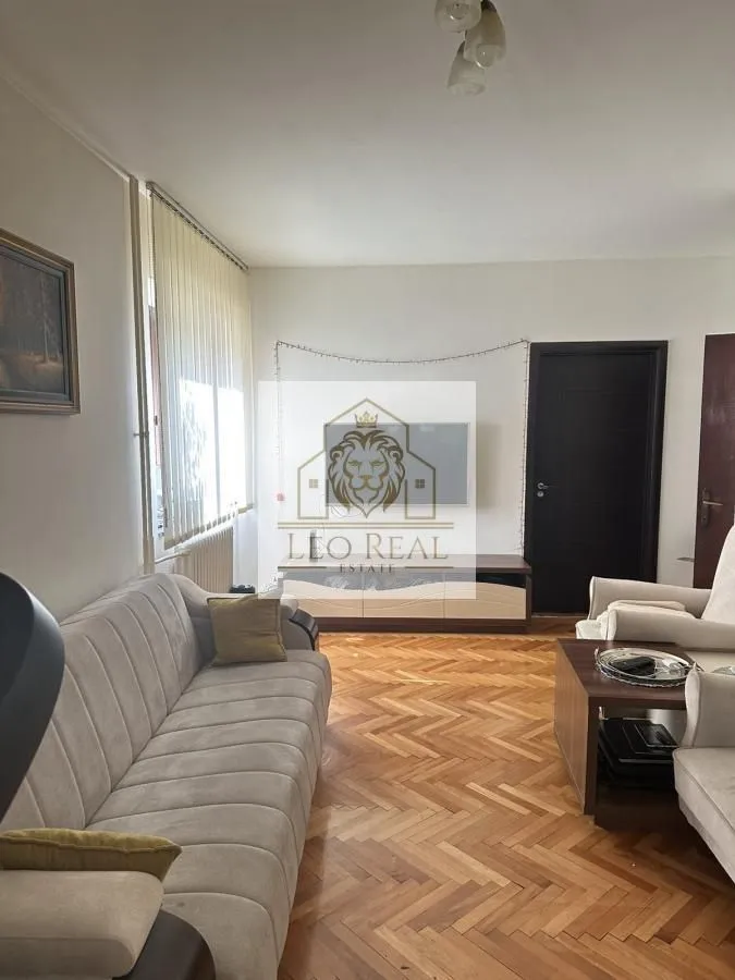 Prodaja, kuća, 400m², Surčin, Beograd