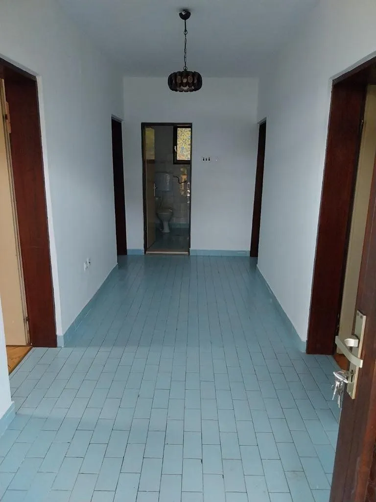 Izdavanje, trosoban stan, 100m², Dalmatinska ulica, Podgorica