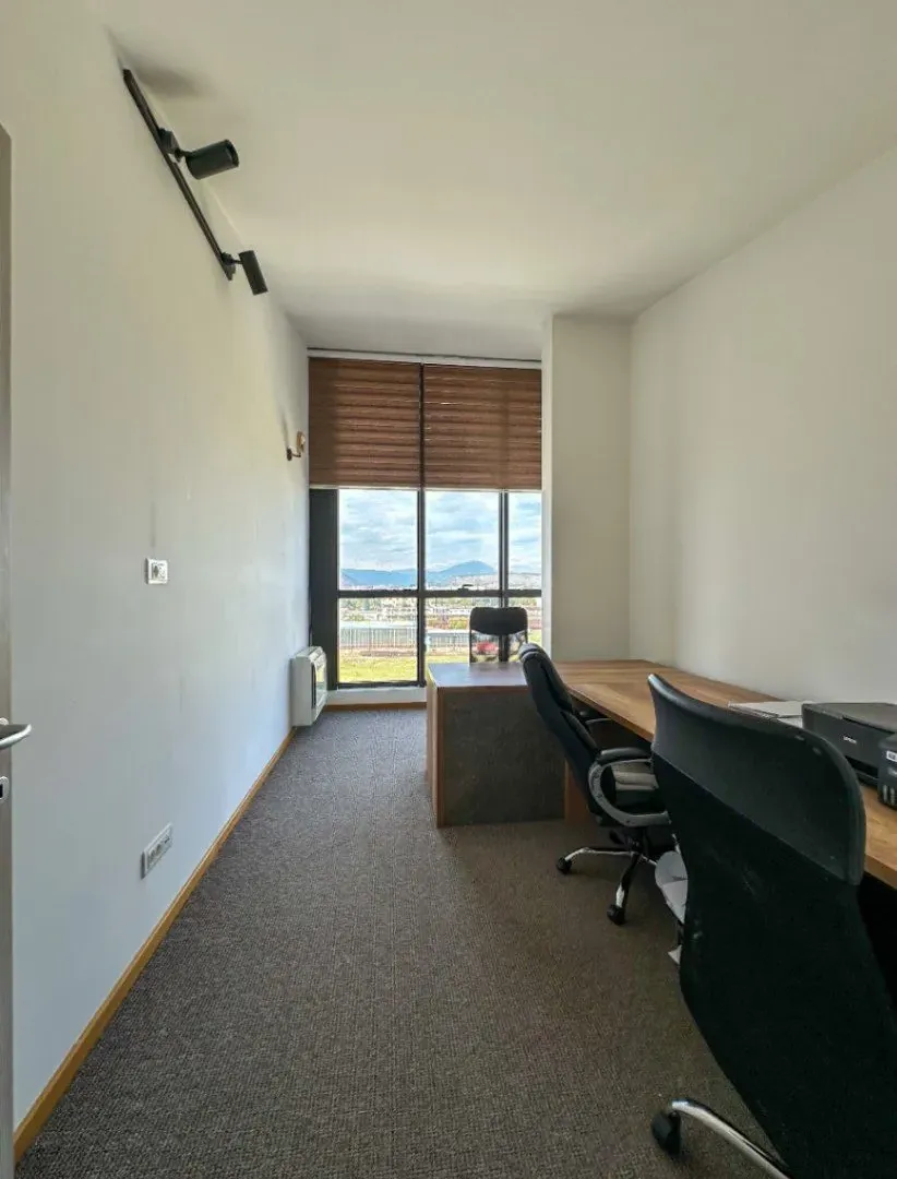 Rent, four bedroom apartment, 160m², Stari Aerodrom, Podgorica