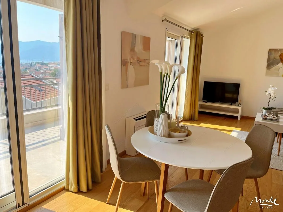 Prodaja, trosoban stan, 99m², Tivat, Crna Gora