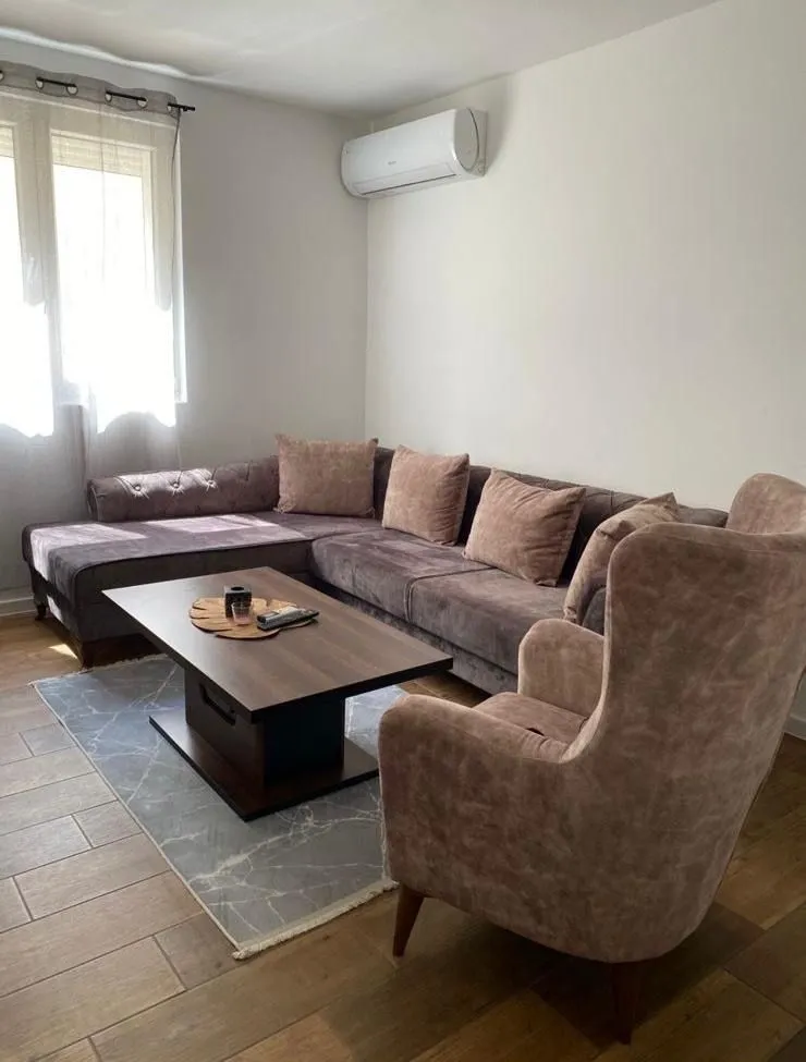Izdavanje, jednosoban stan, 64m², Mažina, Tivat