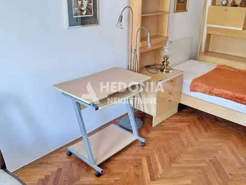 Rent, one bedroom apartment, 33m², Banovo Brdo, Beograd - image 1