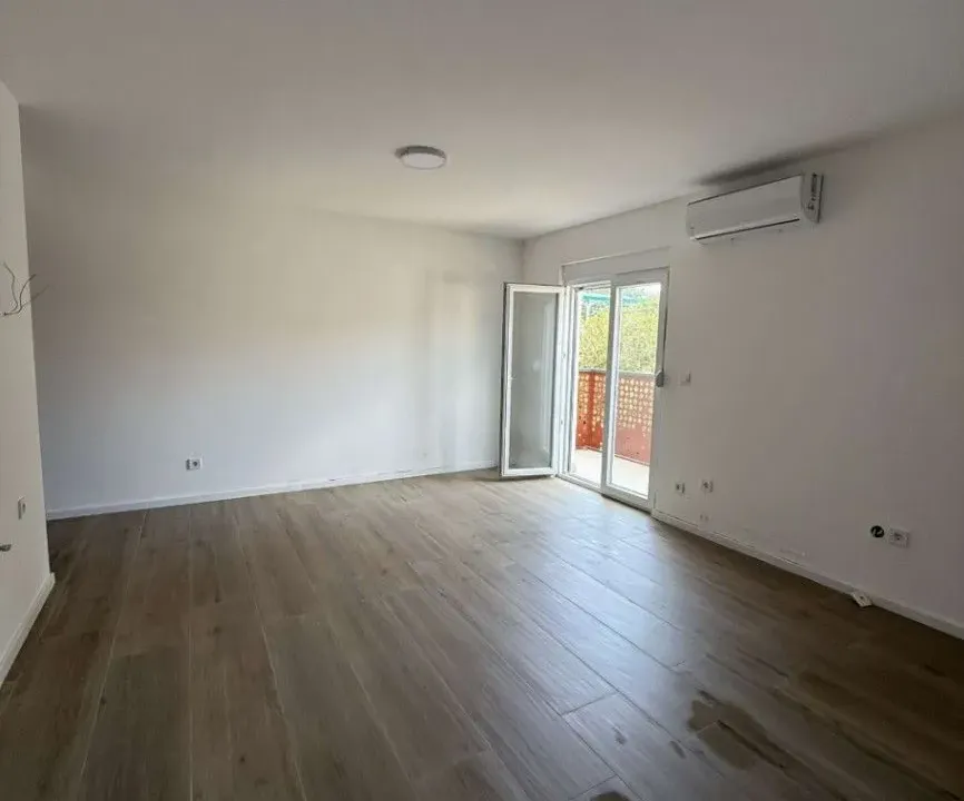 Prodaja, garsonjera, 38m², Bar, Crna Gora