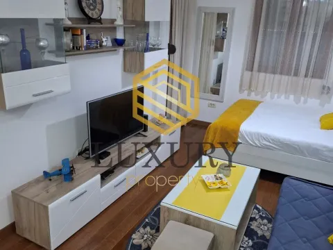 Rent, studio apartment, 30m², Stara Varoš, Podgorica - image 2