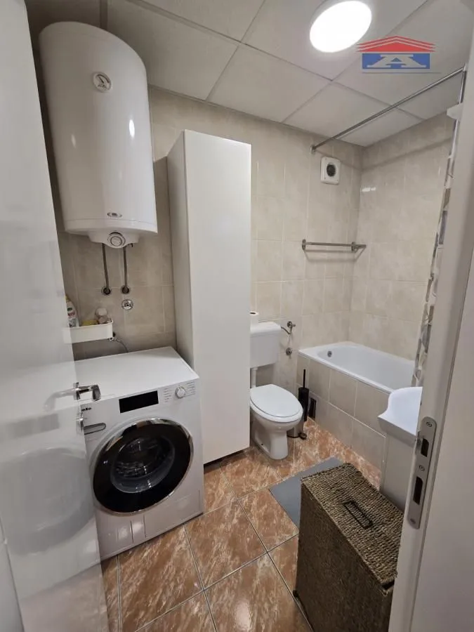 Izdavanje, dvosoban stan, 59m², Socijalno, Novi Sad Sve Podlokacije