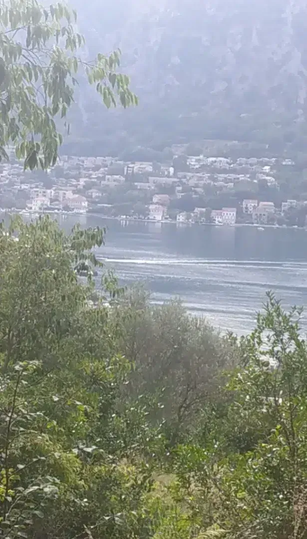 Prodaja, plac, 1700m², Kotor, Crna Gora