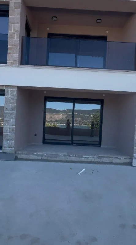 Izdavanje, jednosoban stan, 42m², Topla, Herceg Novi