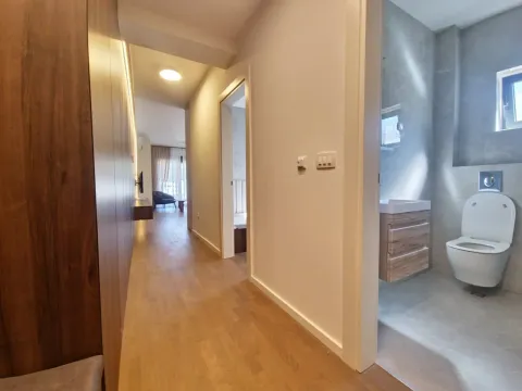 Rent, two bedroom apartment, 65m², Budva, Crna Gora - image 9