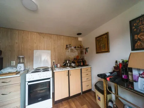 Rent, house, 83m², Tološi, Podgorica - image 18