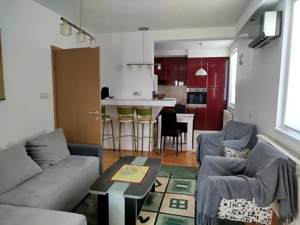 Prodaja, trosoban stan, 74m², Vojvode Vlahovica, Beograd