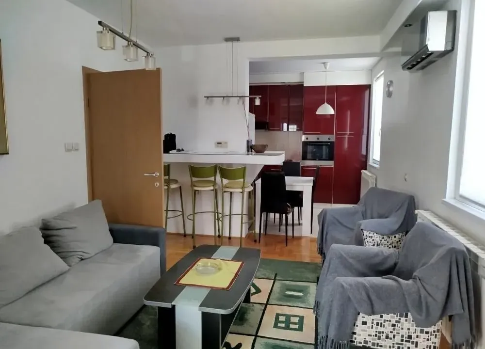 Prodaja, trosoban stan, 74m², Vojvode Vlahovica, Beograd