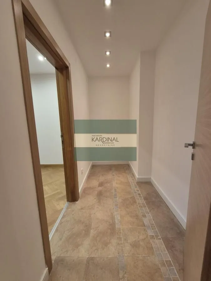 Prodaja, trosoban stan, 88m², Vašarište, Jagodina