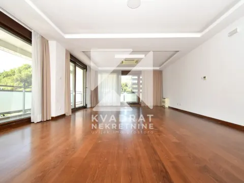 Rent, four bedroom apartment, 230m², Kruševac, Podgorica - image 1