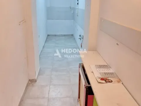 Izdavanje, poslovni prostor, 75m², Stari Grad, Beograd - image 2