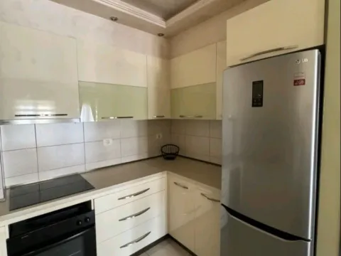 Izdavanje, jednosoban stan, 52m², City Kvart, Podgorica
