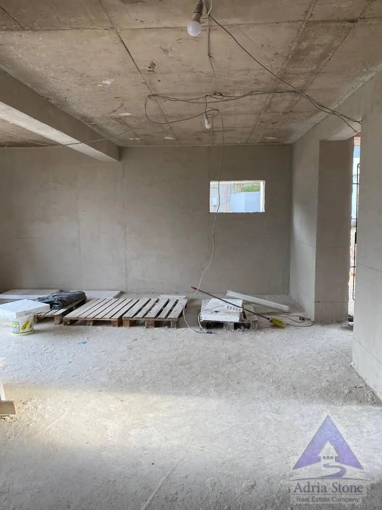 Prodaja, kuća, 230m², Kalimanj, Tivat