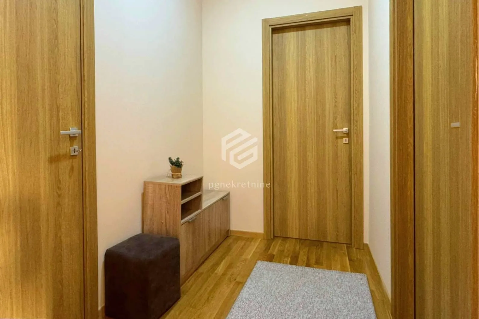 Rent, two bedroom apartment, 76m², Dalmatinska ulica, Podgorica