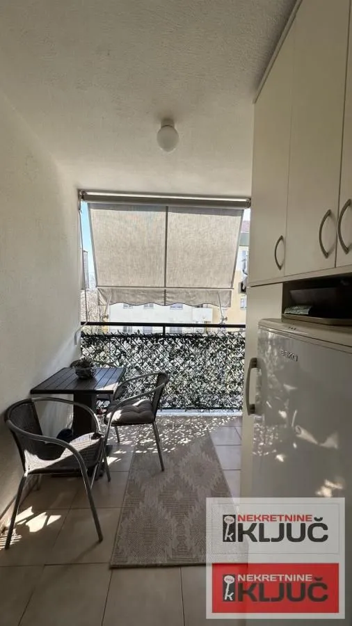 Prodaja, četvorosoban stan, 84m², Novo naselje, Novi Sad