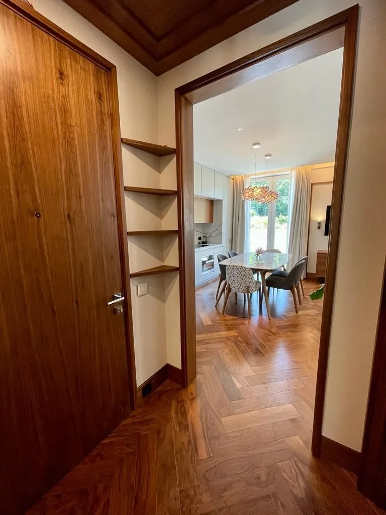 Izdavanje, dvosoban stan, 146m², Centar, Tivat