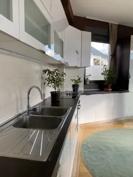 Rent, two bedroom apartment, 75m², Tivat, Crna Gora - image 2