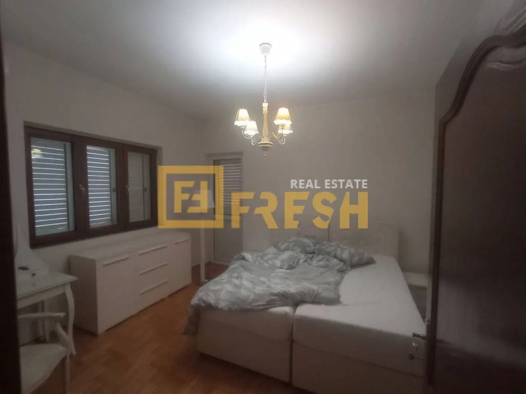 Prodaja, kuća, 423m², Donja Gorica, Podgorica