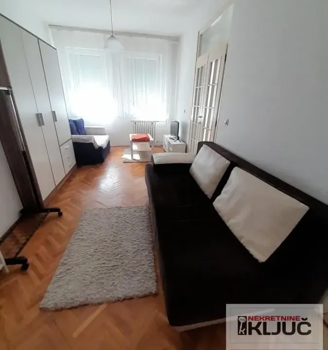 Izdavanje, jednosoban stan, 30m², Bulevar Oslobodjenja, Novi Sad Sve Podlokacije