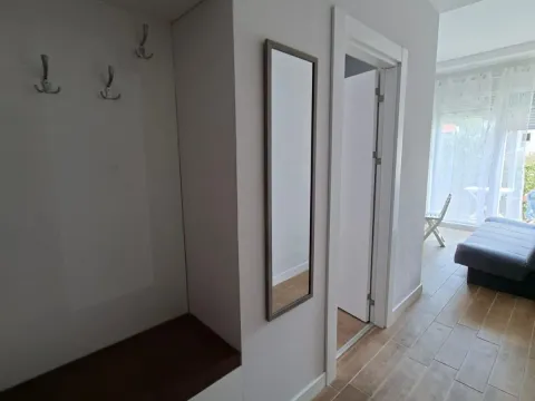 Rent, one bedroom apartment, 40m², Bijela, Herceg Novi - image 9