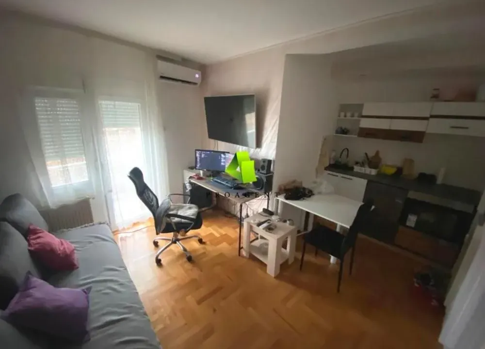 Izdavanje, stan, 24m², Pantelej, Niš