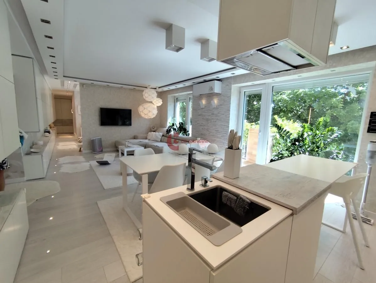 Prodaja, stan, 104m², Kertvaroš, Subotica