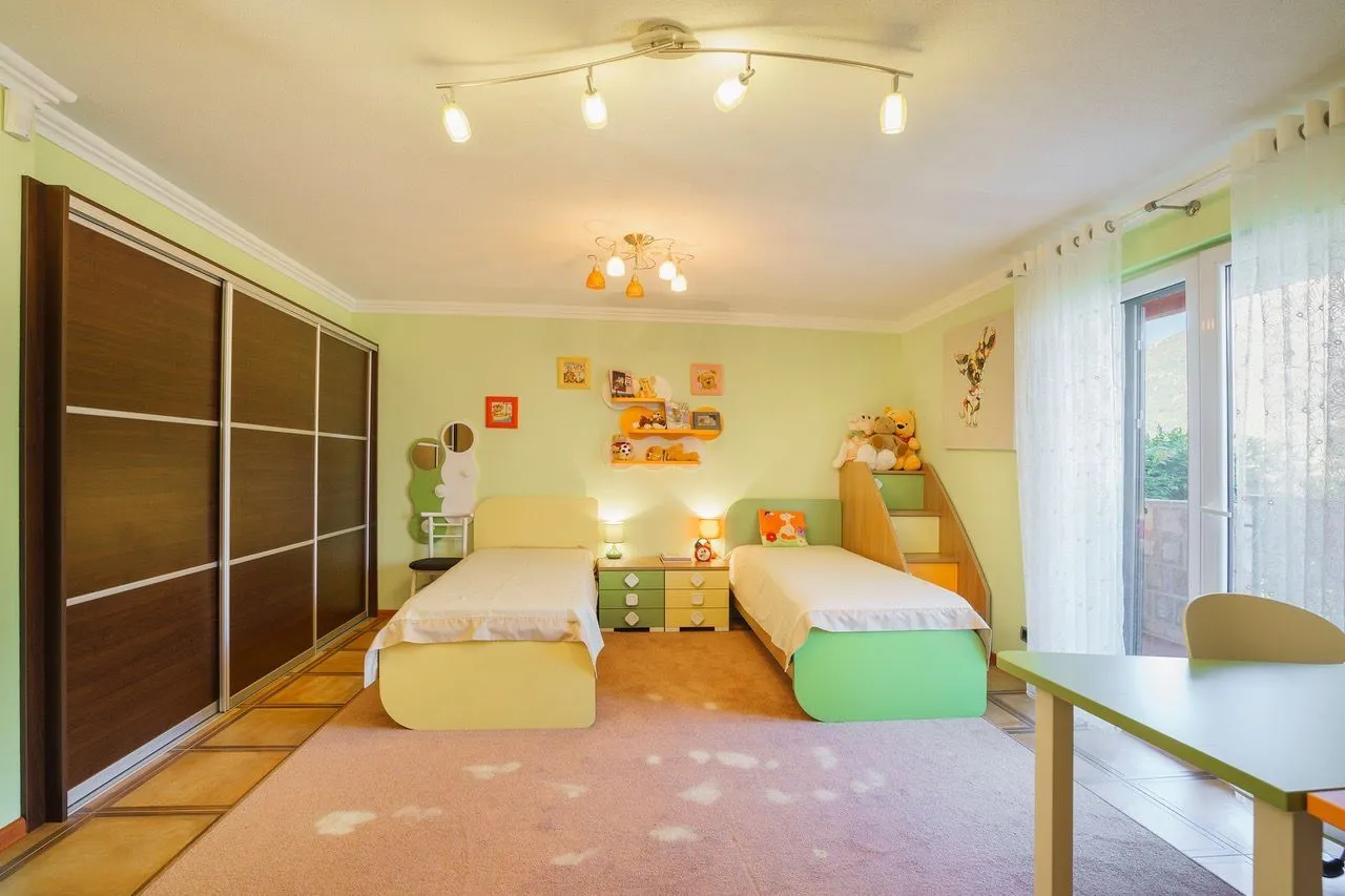 Sale, house, 300m², Stoliv, Kotor