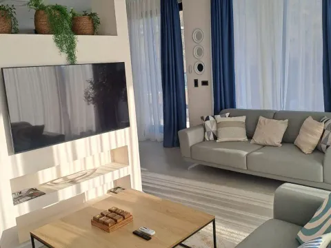 Rent, three bedroom apartment, 100m², Kavač, Kotor - image 9