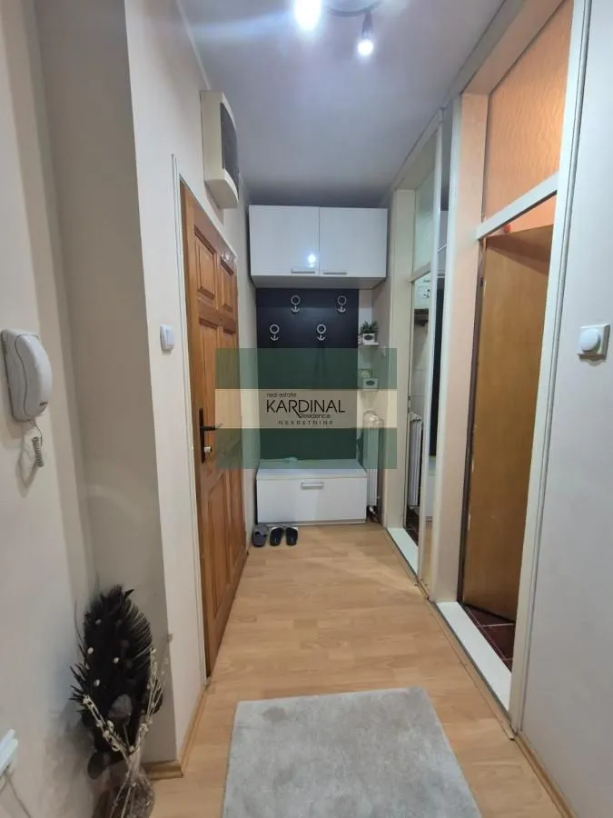Prodaja, trosoban stan, 96m², Centar, Jagodina