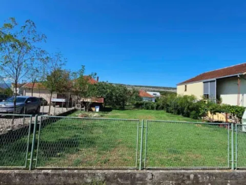 Prodaja, plac, 326m², Tološi, Podgorica - image 1