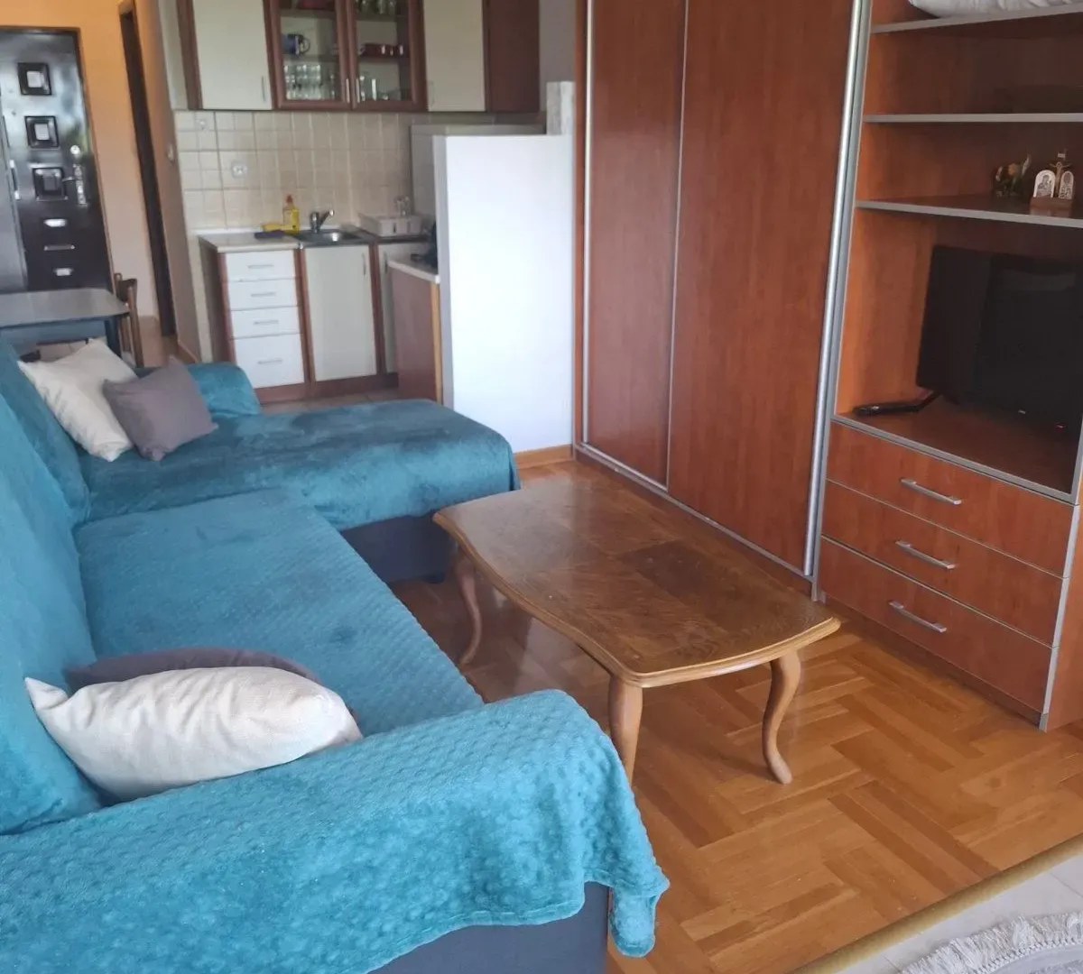 Izdavanje, jednosoban stan, 33m², Škaljari, Kotor