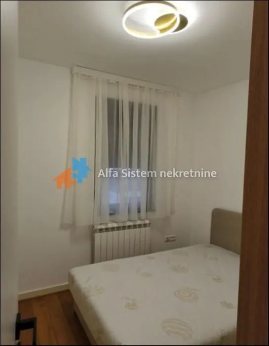 Izdavanje, trosoban stan, 65m², Čubura, Beograd