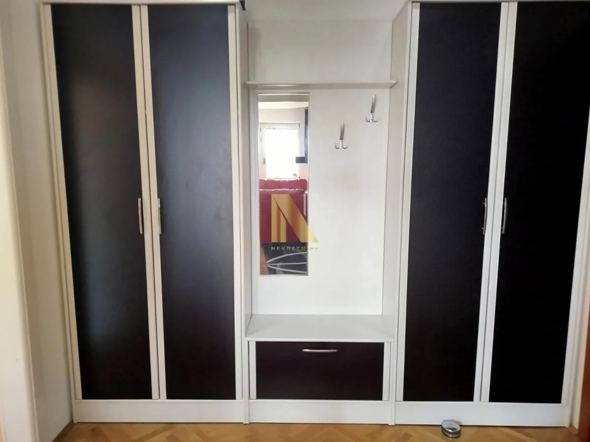 Prodaja, trosoban stan, 101m², Bulevar Oslobodjenja, Novi Sad Sve Podlokacije
