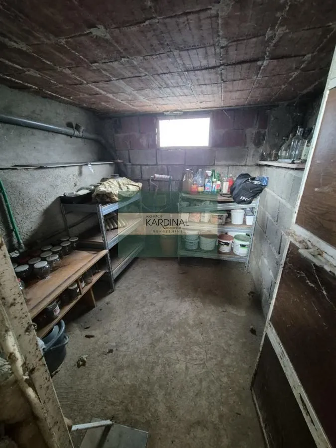 Prodaja, kuća, 300m², Tonja, Ćuprija