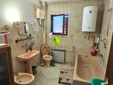 Izdavanje, četvorosoban stan, 180m², Apelovac, Niš - image 11