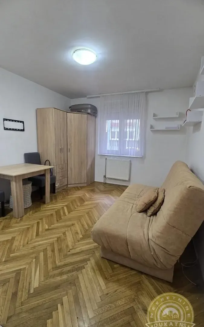 Prodaja, četvorosoban stan, 98m², Grbavica, Novi Sad Sve Podlokacije