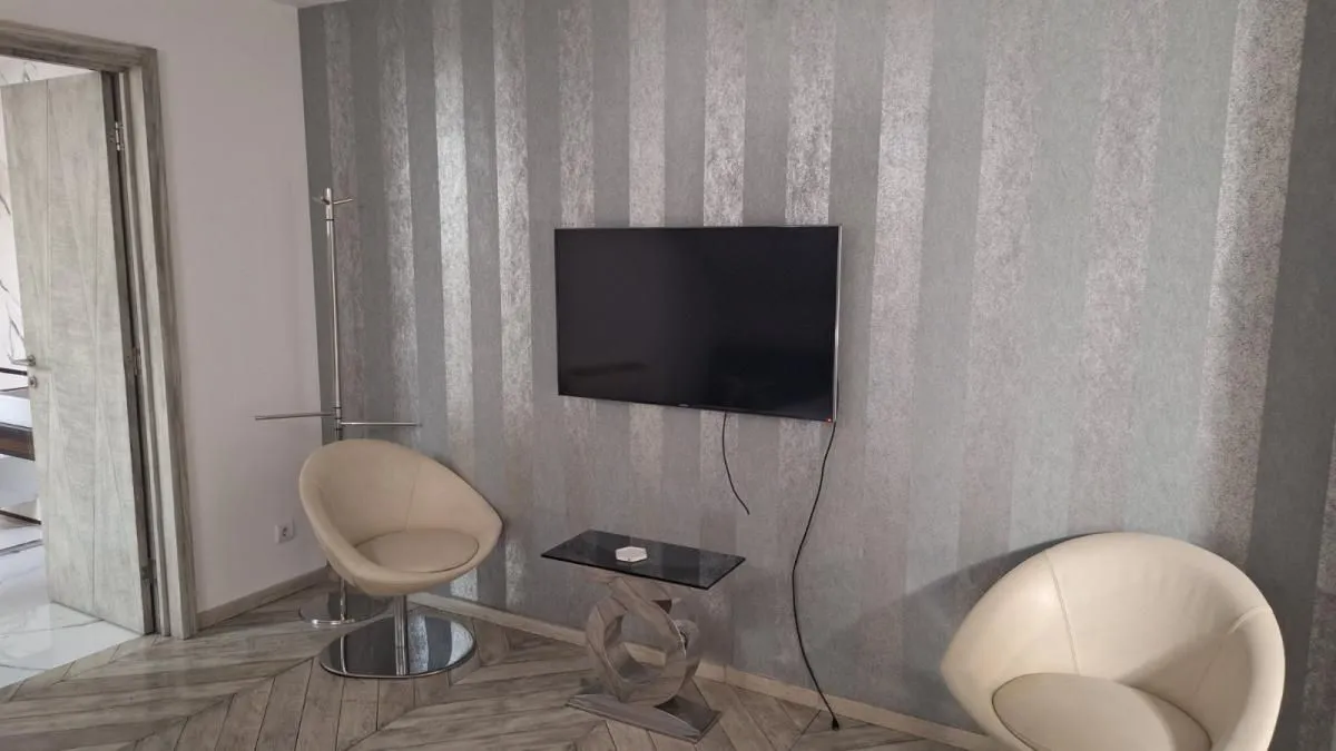 Rent, four bedroom apartment, 270m², Kalenić Pijaca, Vračar Sve Podlokacije