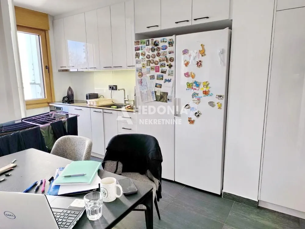 Sale, four bedroom apartment, 74m², Stari Grad, Beograd