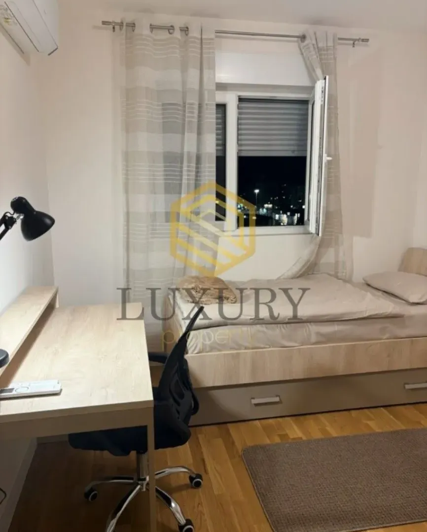 Izdavanje, dvosoban stan, 60m², Pobrežje, Podgorica
