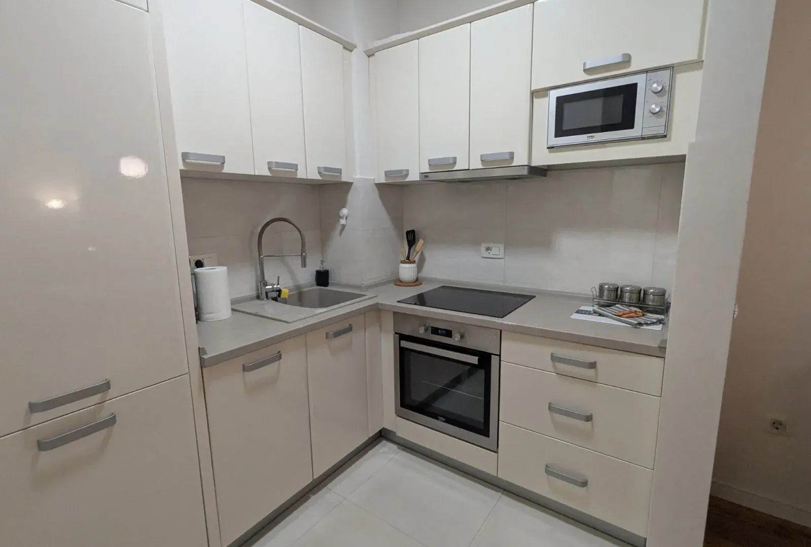 Izdavanje, jednosoban stan, 40m², Central Point, Podgorica