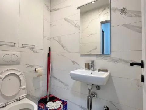 Izdavanje, kuća, 63m², Stari Aerodrom, Podgorica - image 17