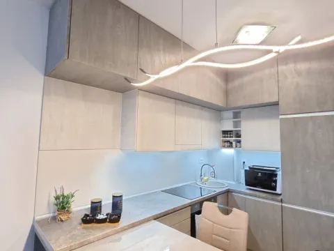 Izdavanje, jednosoban stan, 45m², Centar, Budva - image 5