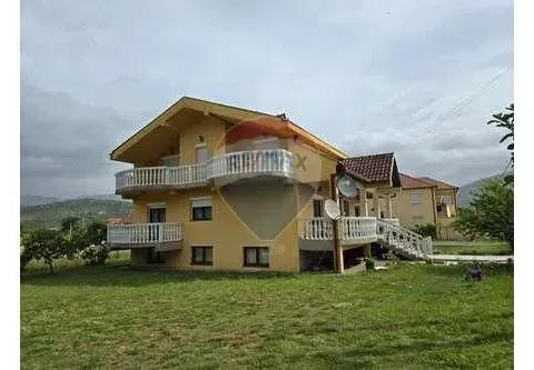 Izdavanje, kuća, 320m², Zagorič, Podgorica - image 8