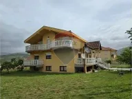 Izdavanje, kuća, 320m², Zagorič, Podgorica - image 8